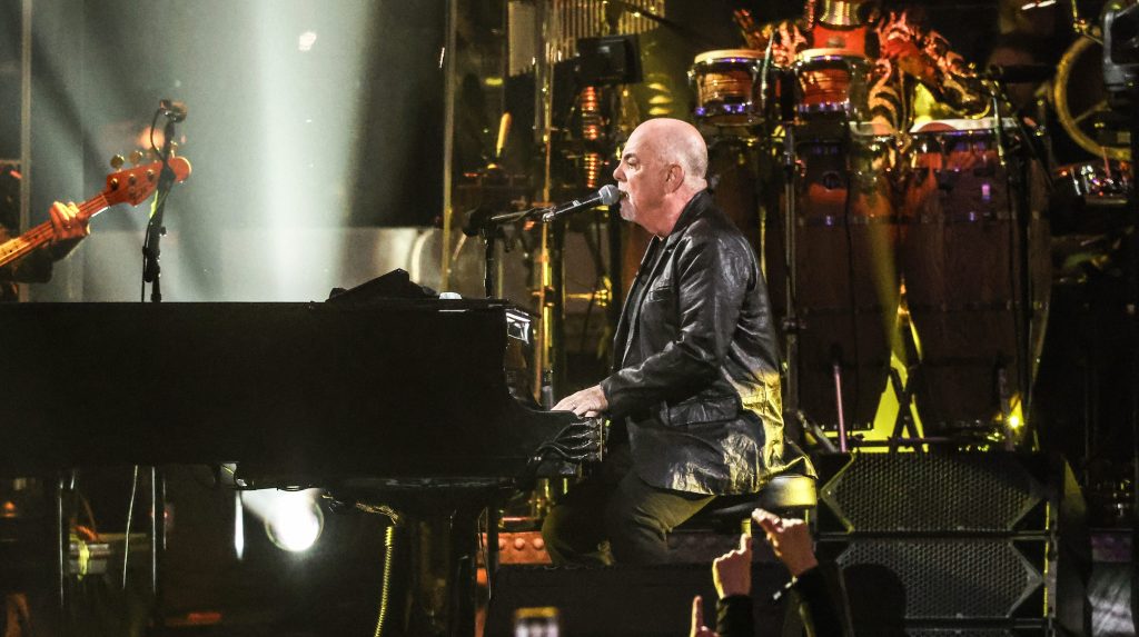 Billy Joel actúa en su espectáculo número 100 en el Madison Square Garden
